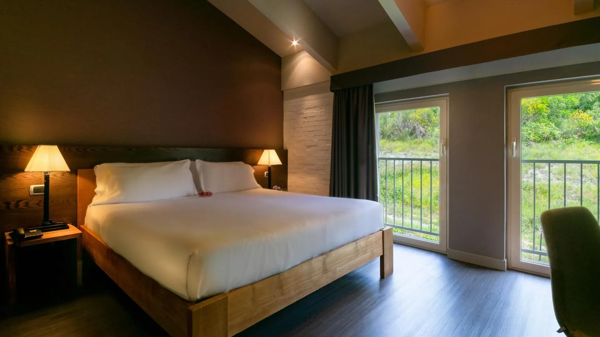 Admiral Park Hotel زولا بريدوسا