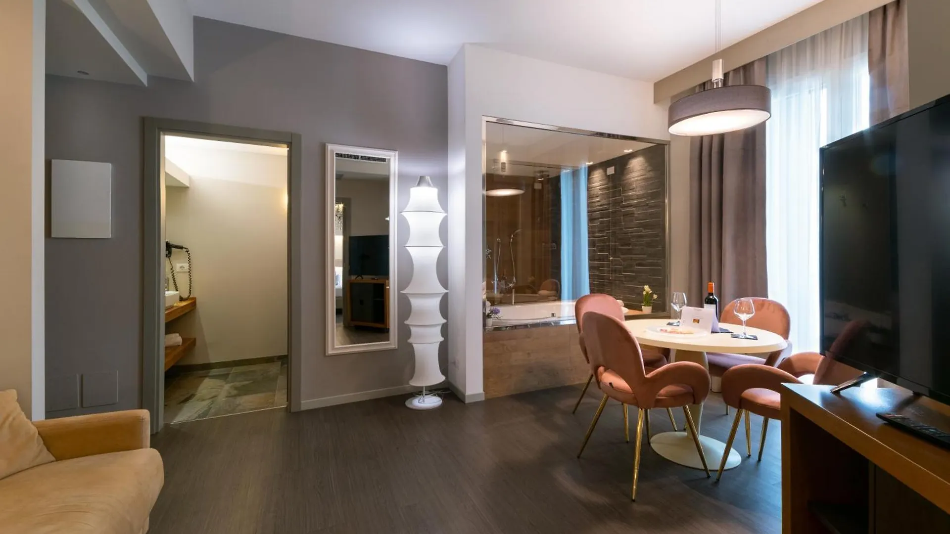Admiral Park Hotel زولا بريدوسا 4*,