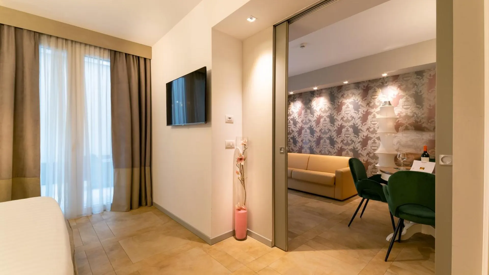 Admiral Park Hotel زولا بريدوسا