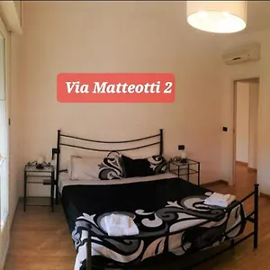 Via Matteotti & Via Carracci Apartment